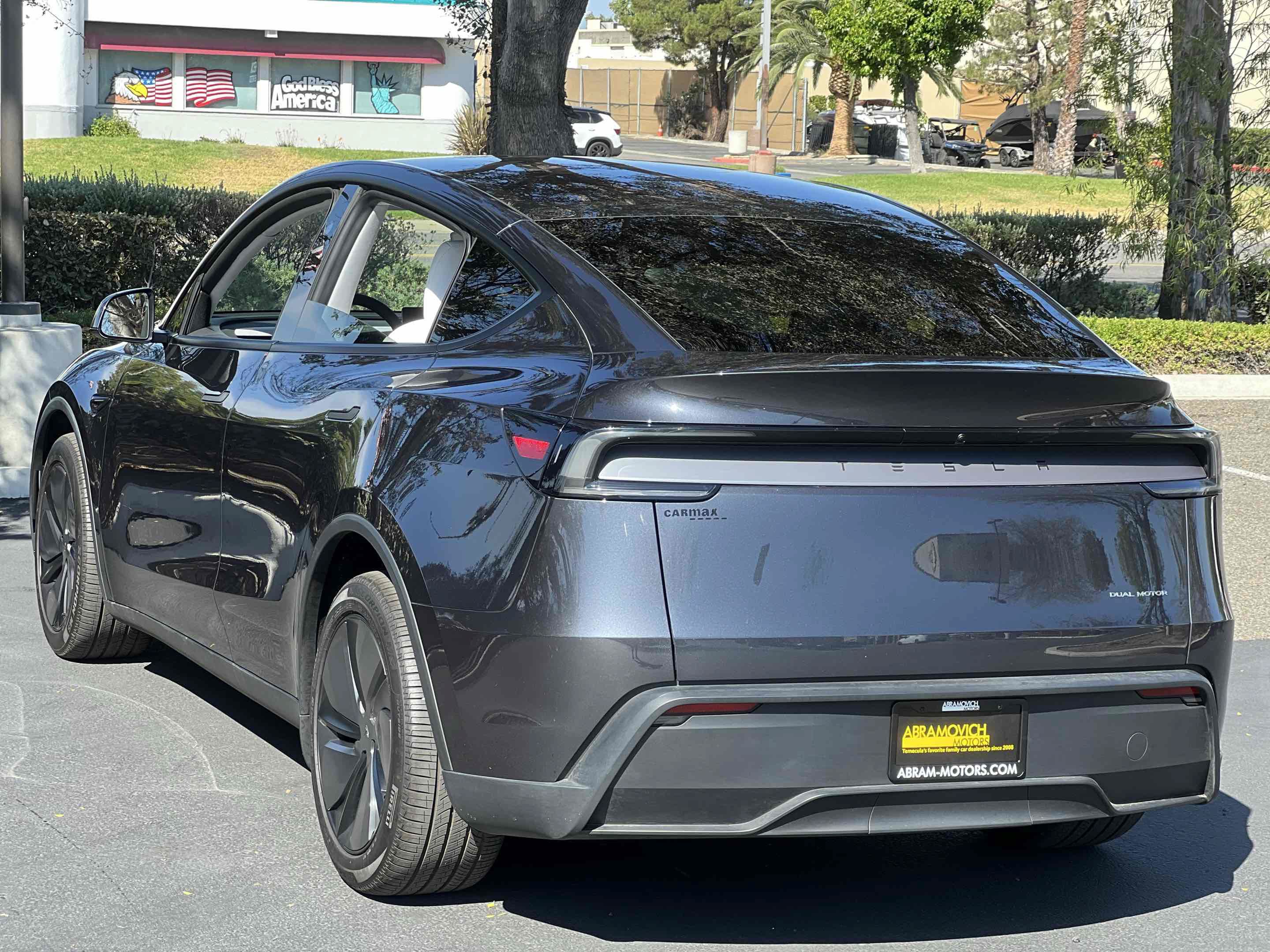 Used 2026 Tesla Model Y Long Range AWD/4WD image 2
