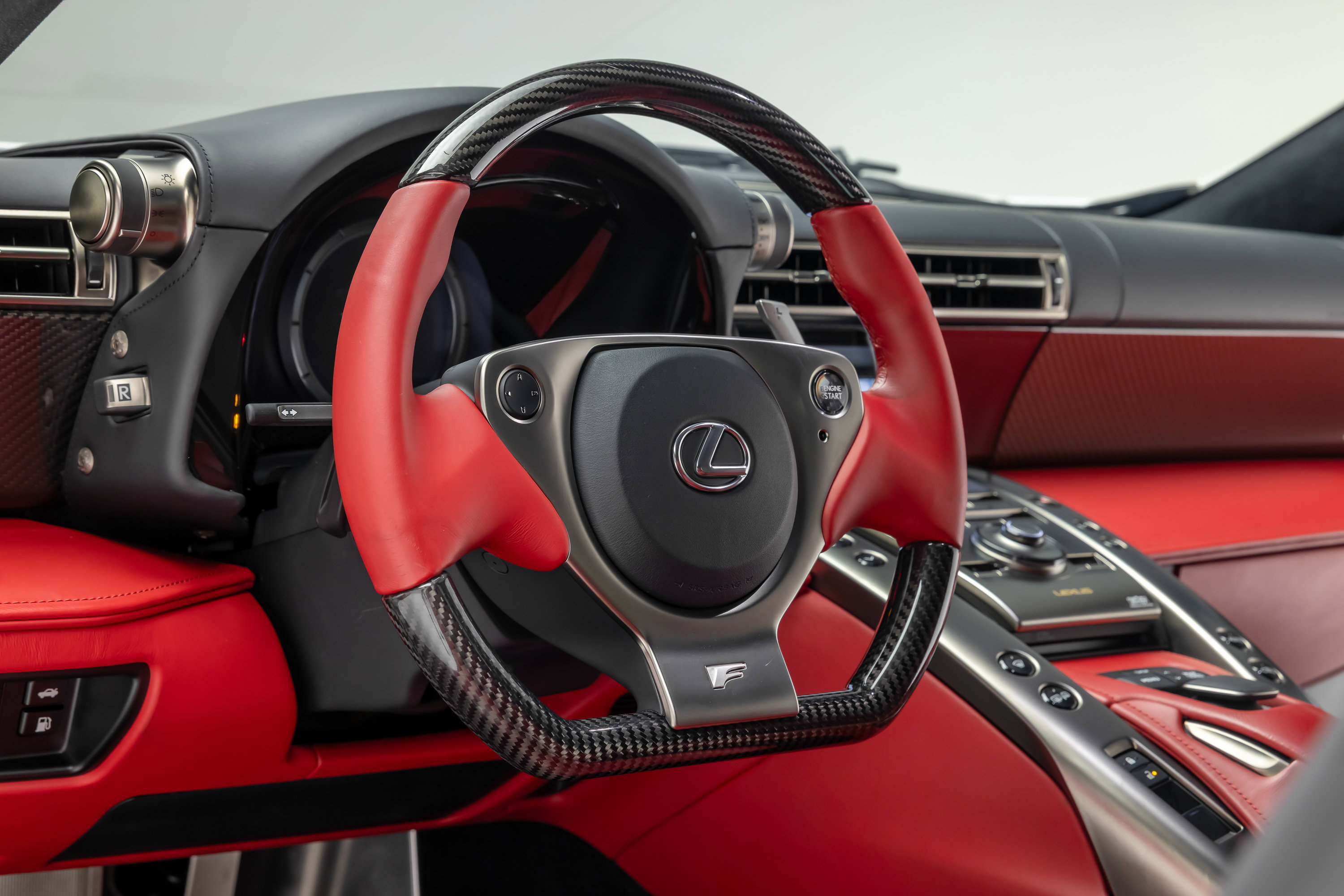 Used 2012 Lexus LFA RWD image 81