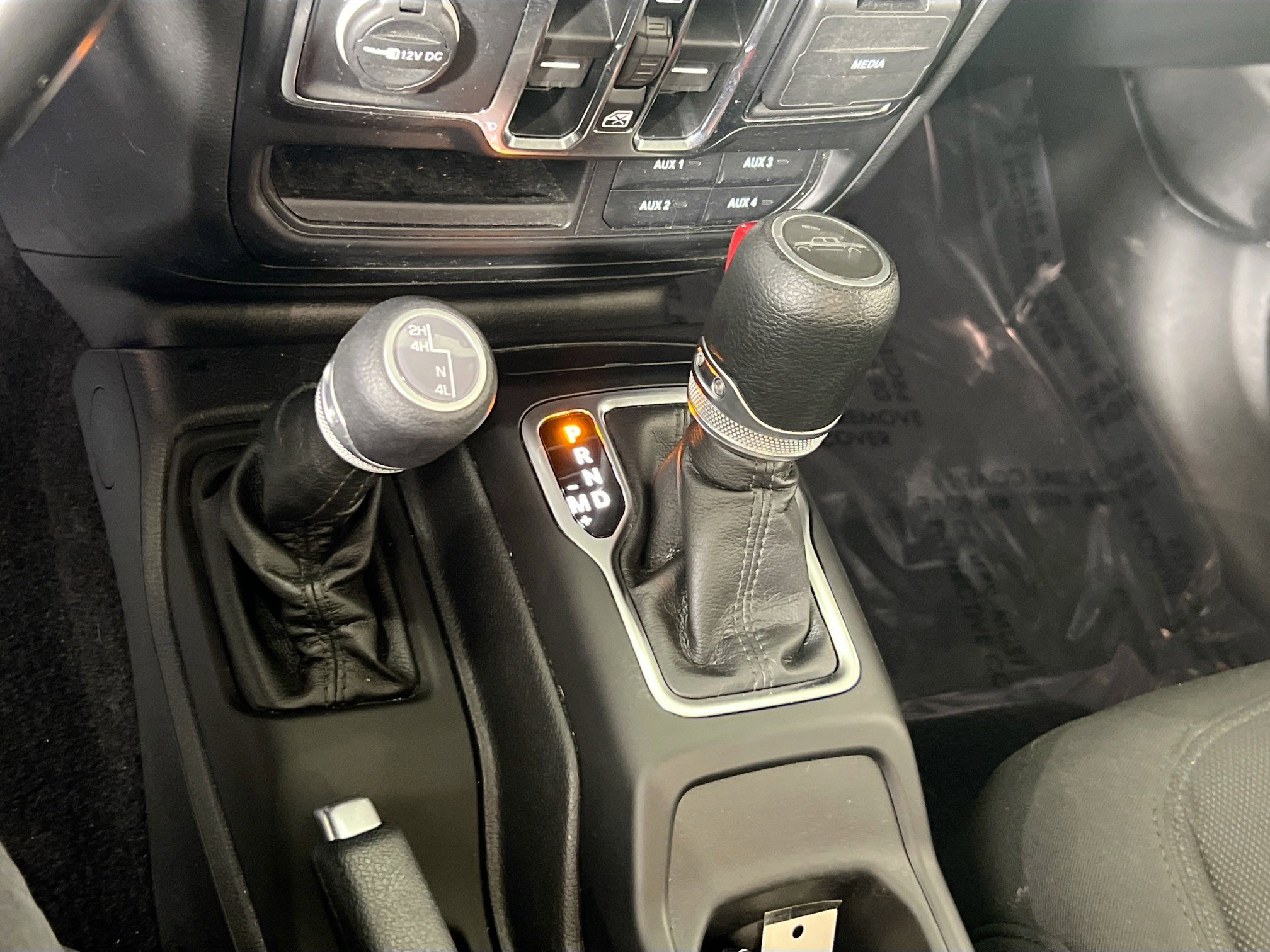 Used 2022 Jeep Gladiator Willys image 17