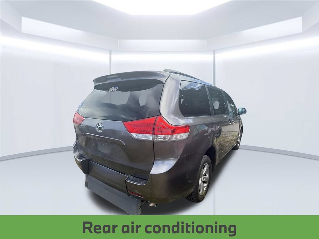 Used 2011 Toyota Sienna LE FWD image 15