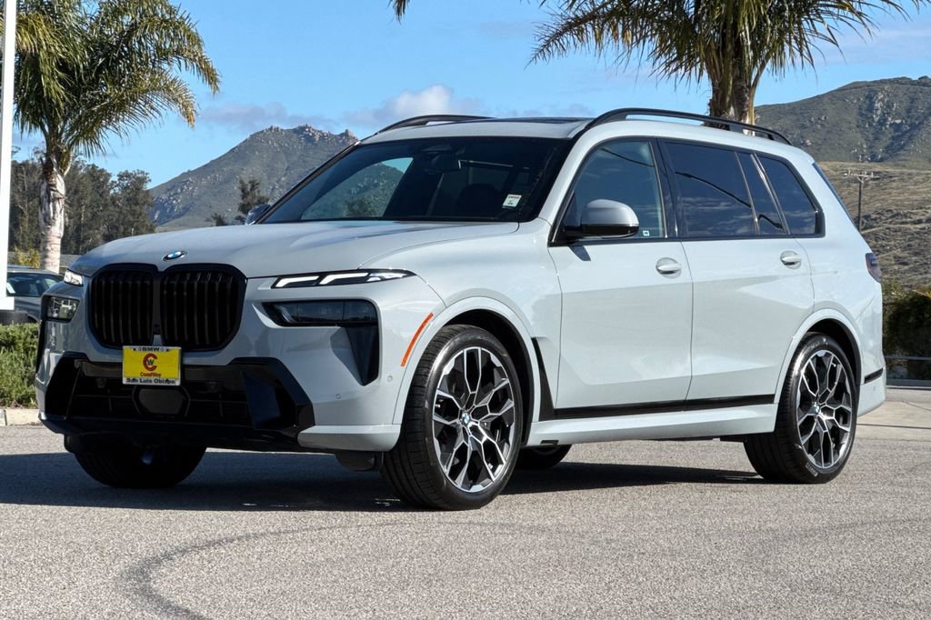 Used 2024 BMW X7 xDrive40i w/ M Sport Package AWD/4WD image 7