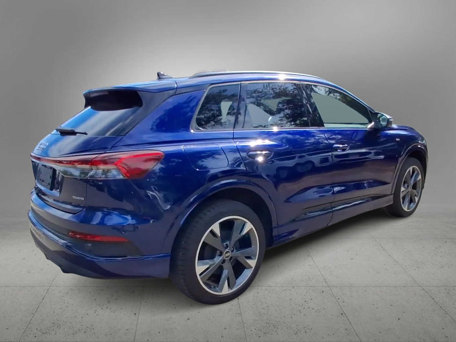 Used 2023 Audi Q4 e-tron Premium Plus w/ Premium Plus AWD/4WD image 8
