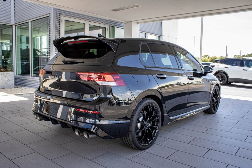 Used 2025 Volkswagen Golf R Black Edition image 18