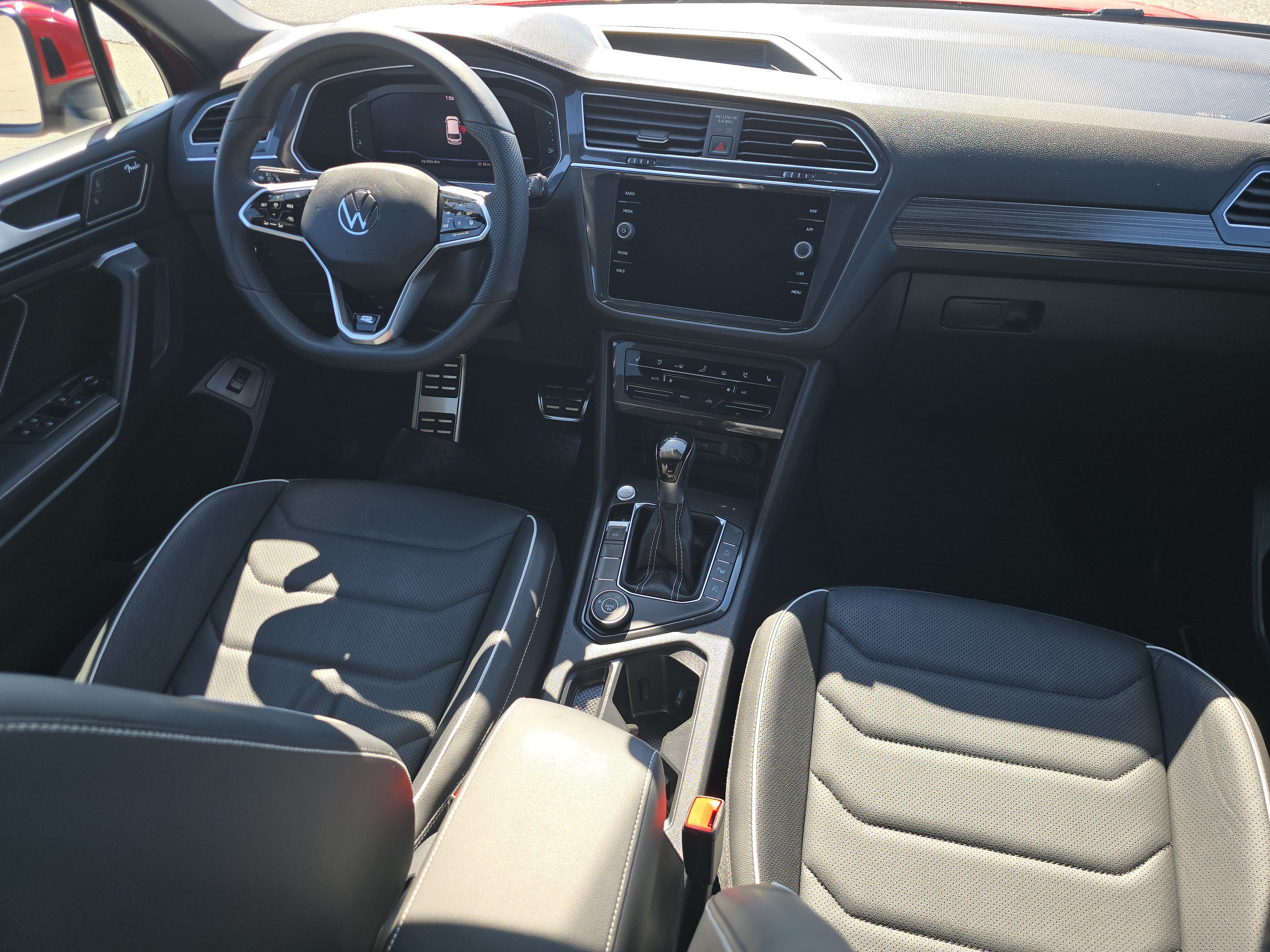 Certified 2024 Volkswagen Tiguan SEL R-Line AWD/4WD image 22