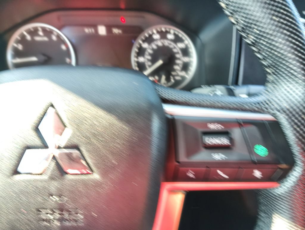 Used 2023 Mitsubishi Outlander SE AWD/4WD image 30