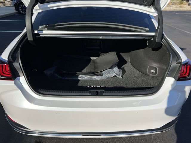 Used 2025 Lexus ES 300h w/ Premium Package image 22