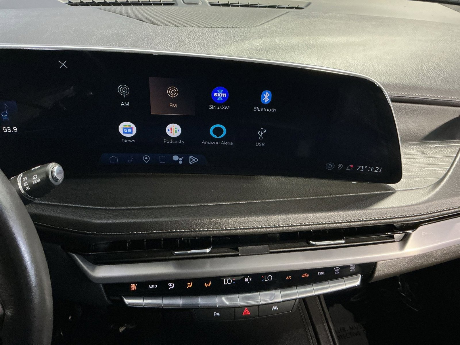 Used 2024 Cadillac XT4 Premium Luxury AWD/4WD image 19