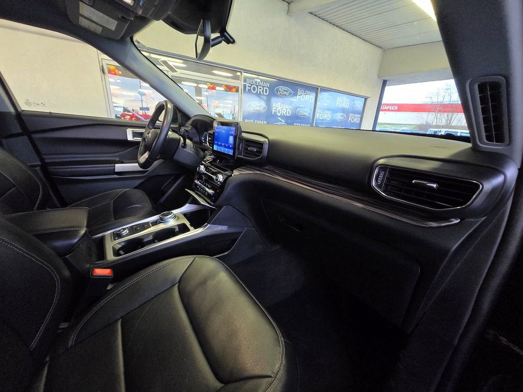 Used 2023 Ford Explorer Limited w/ Equipment Group 301A image 31