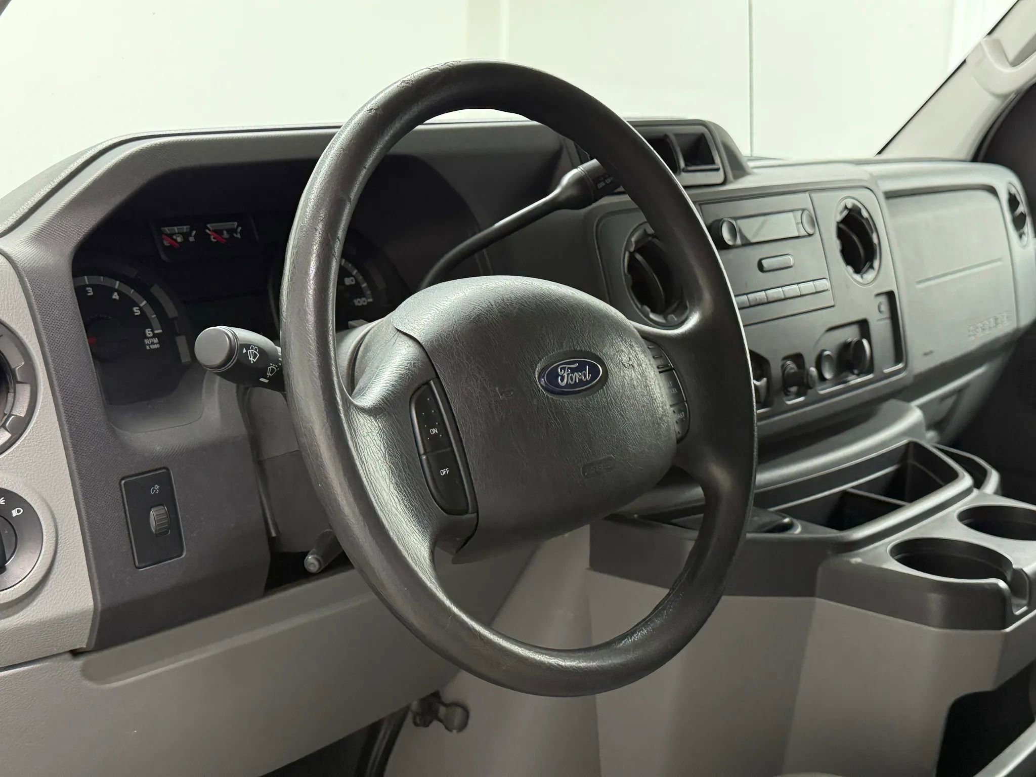 Used 2011 Ford E-150 and Econoline 150 w/ Commercial Cargo Van Pkg RWD image 22