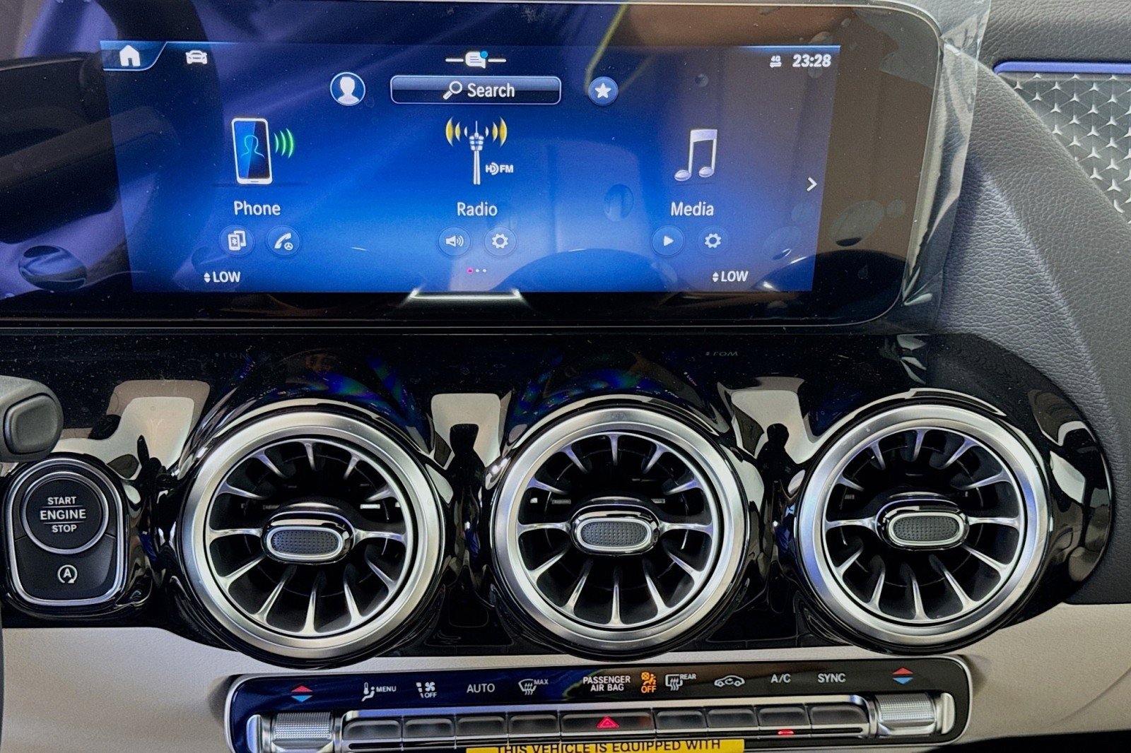 New 2025 Mercedes-Benz GLA 250 image 12