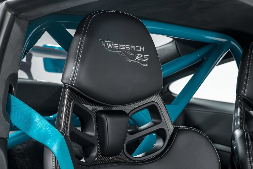 Used 2018 Porsche 911 GT2 RS w/ Weissach Package RWD image 37