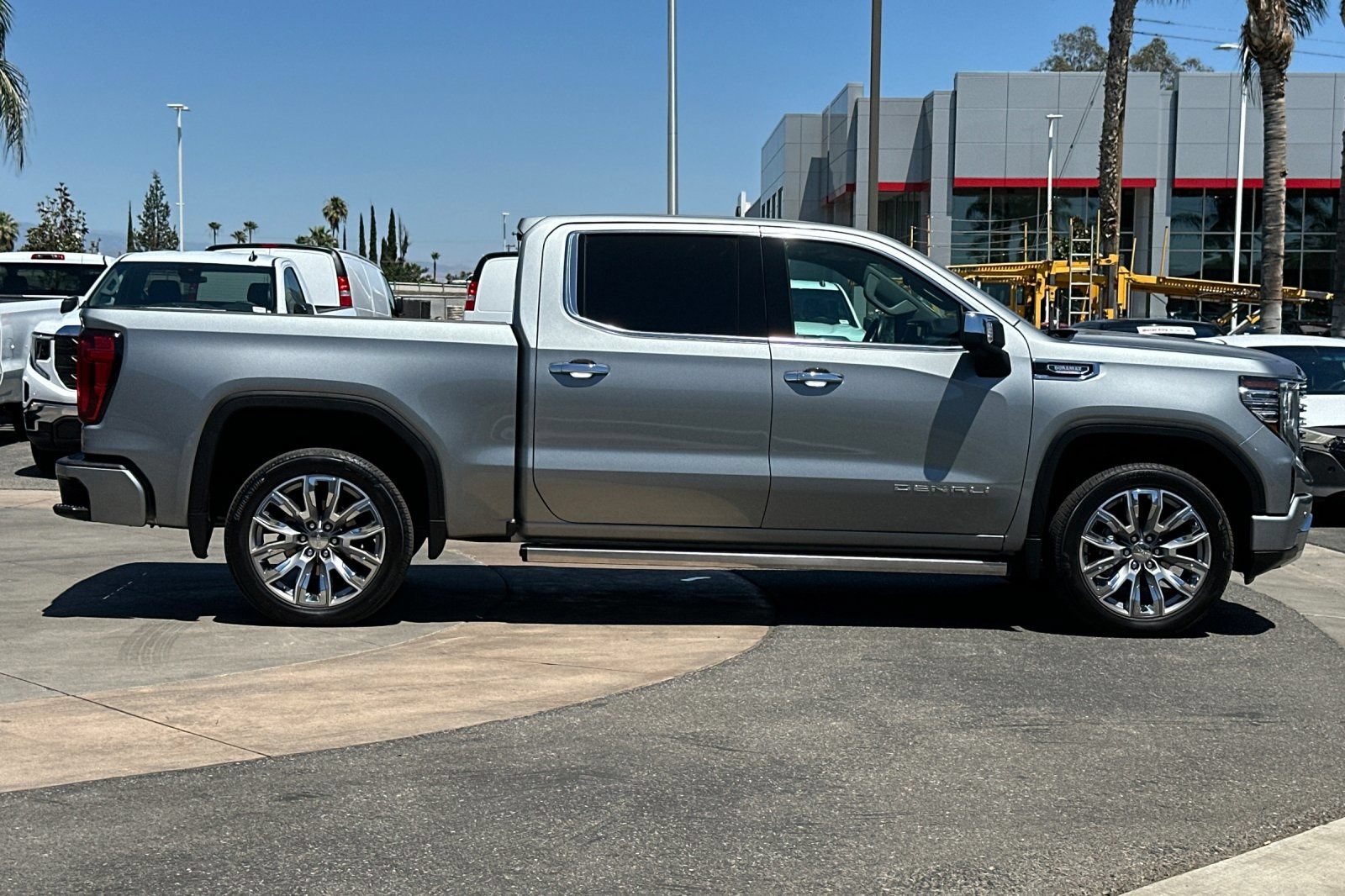 Certified 2025 GMC Sierra 1500 Denali AWD/4WD image 3
