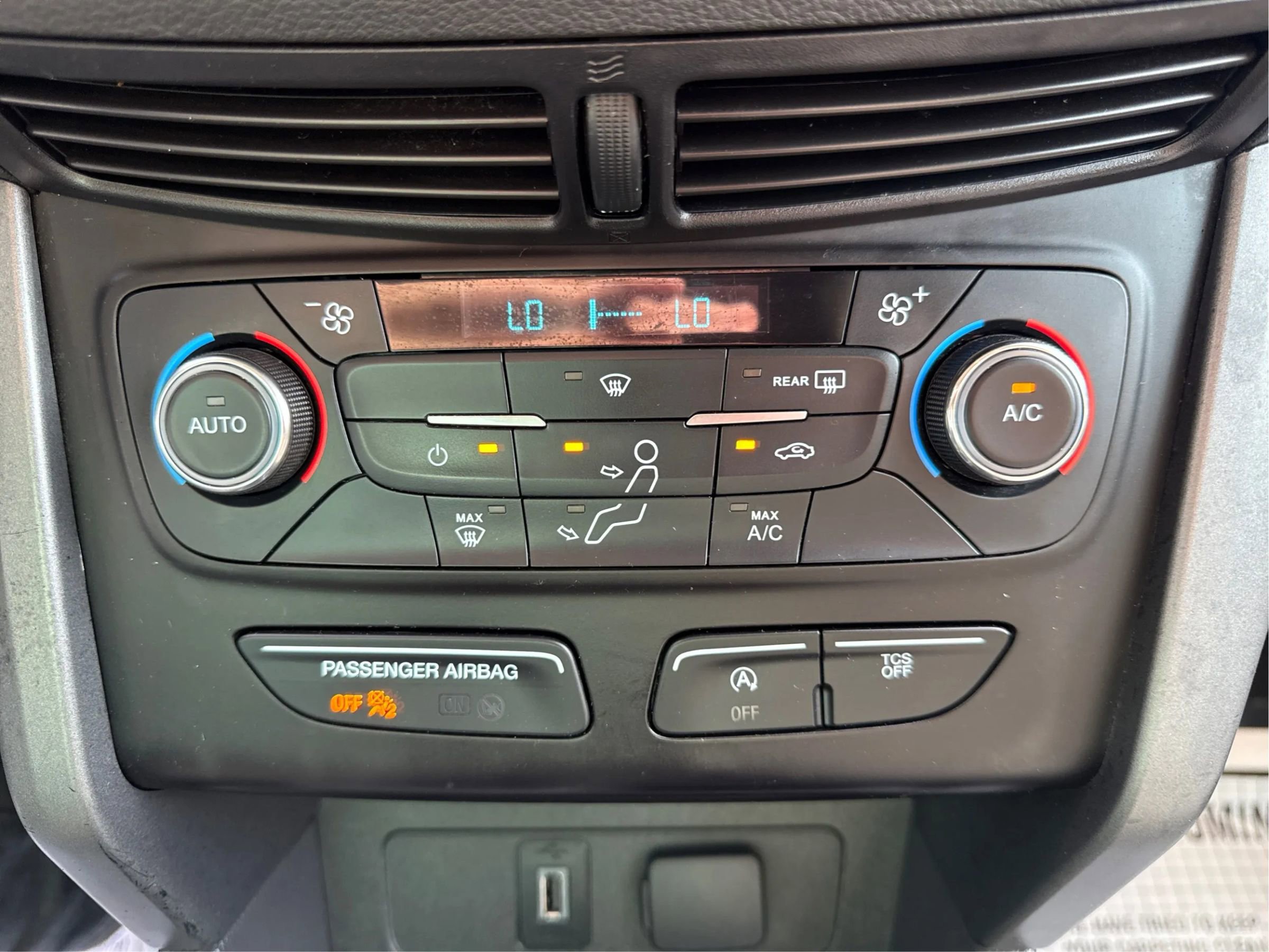 Used 2017 Ford Escape SE FWD image 26