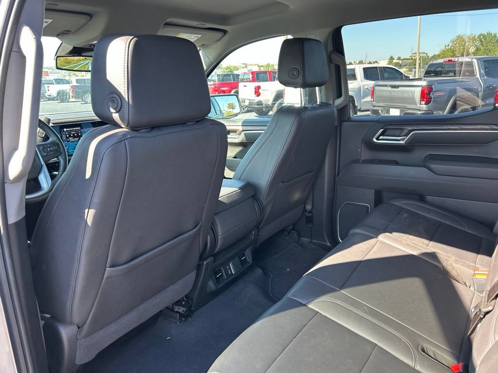 Used 2025 GMC Sierra 1500 SLT AWD/4WD image 33