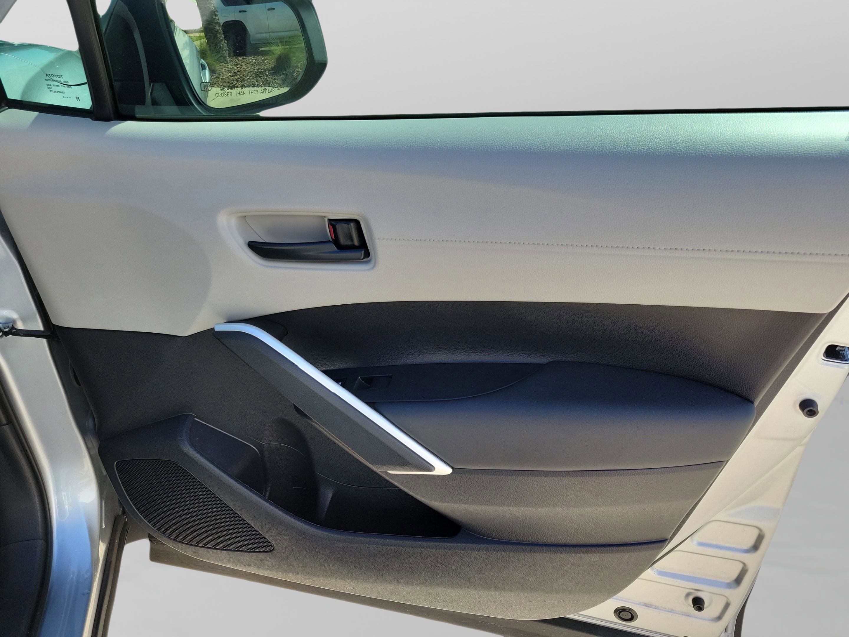 Certified 2024 Toyota Corolla Cross L FWD image 25