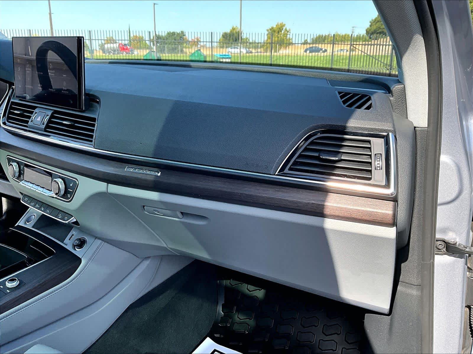 Used 2022 Audi Q5 e Prestige AWD/4WD image 20
