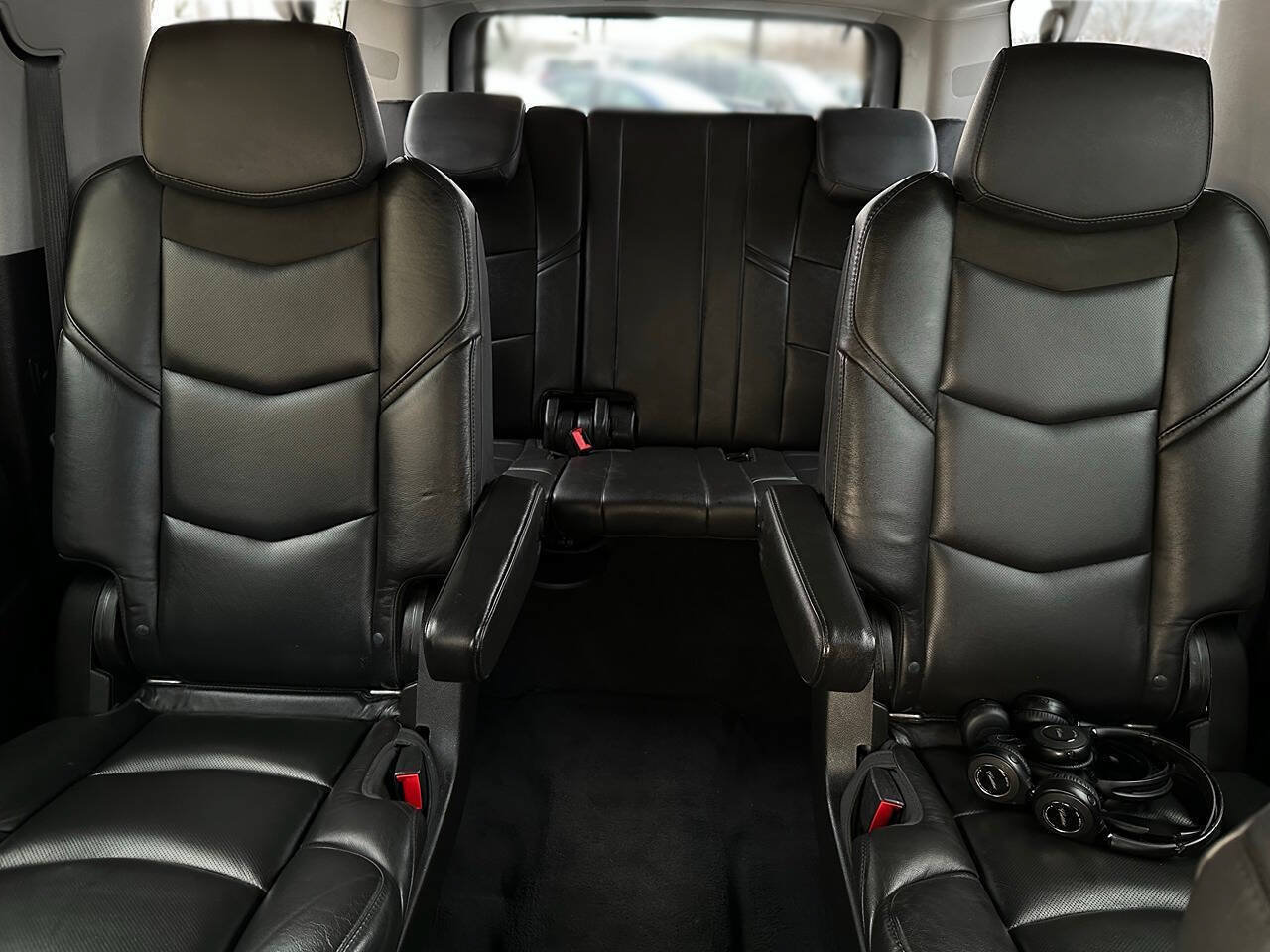 Used 2018 Cadillac Escalade ESV Premium Luxury AWD/4WD image 36