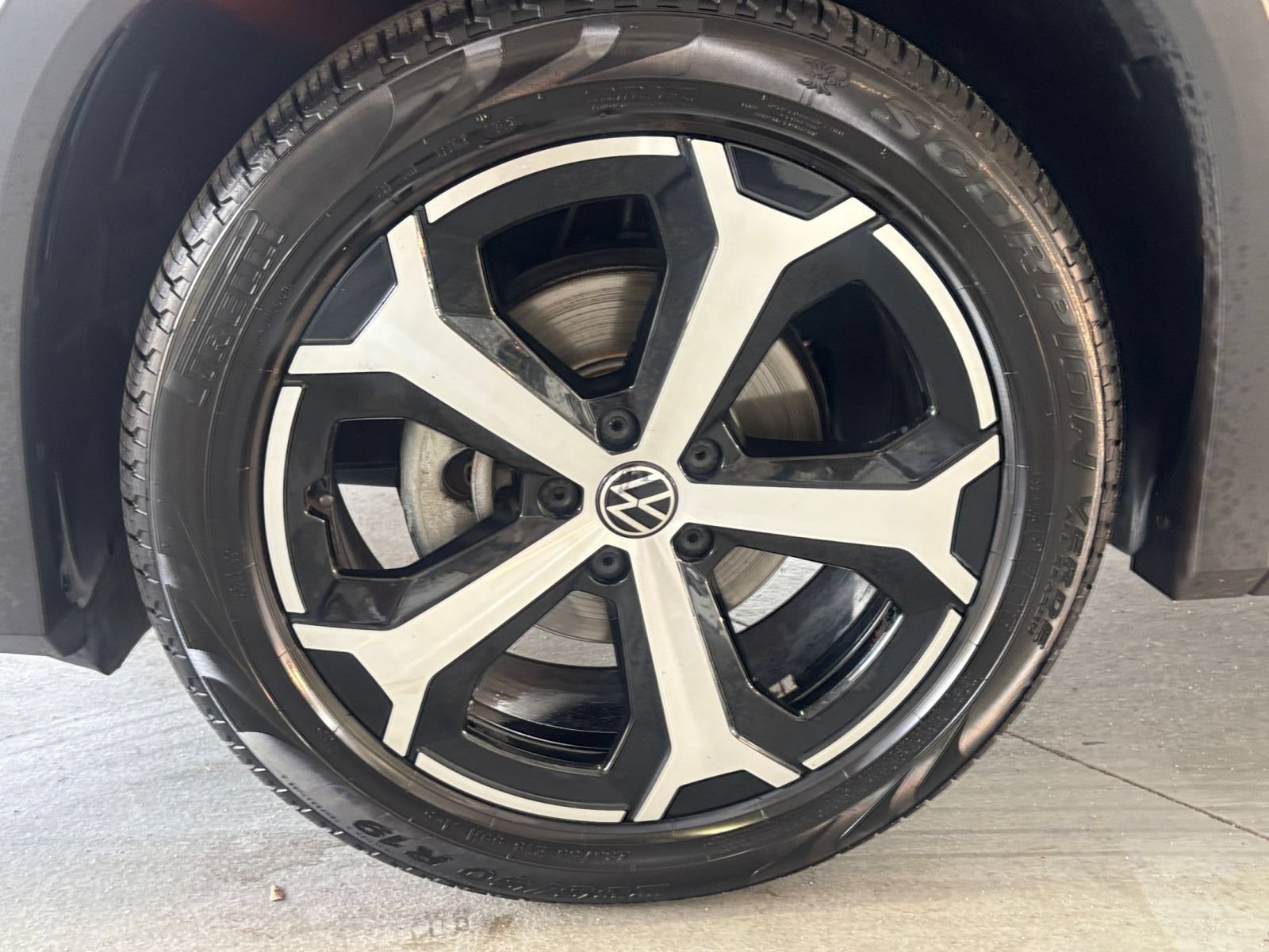 Used 2026 Volkswagen Tiguan SE FWD image 31