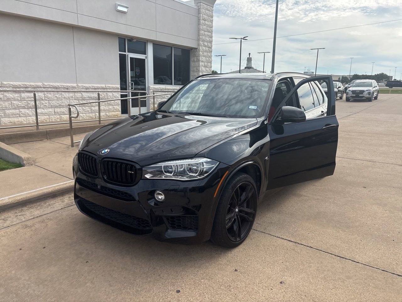 Used 2018 BMW X5 M AWD/4WD video 1