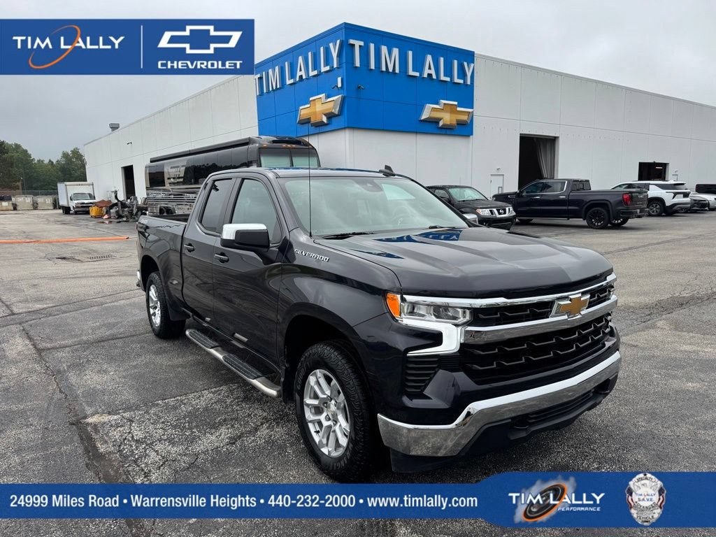 Used 2024 Chevrolet Silverado 1500 LT AWD/4WD image 1