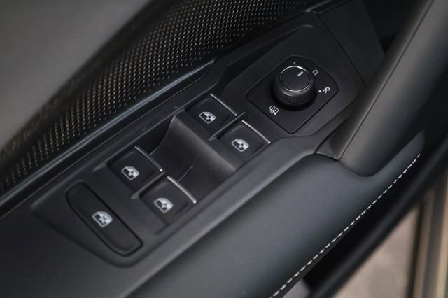 New 2026 Volkswagen Tiguan SE image 11