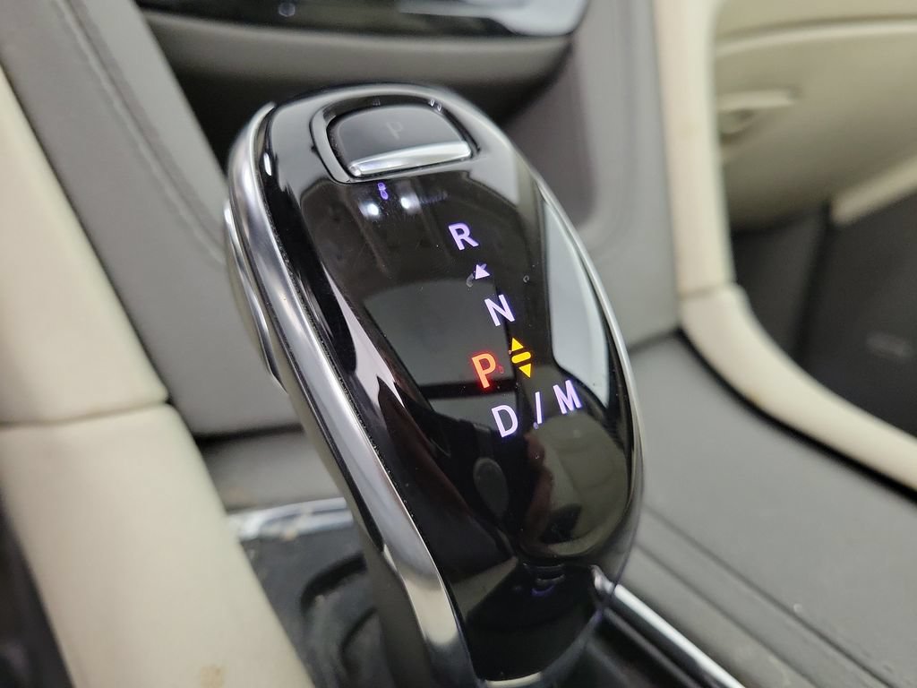 Used 2024 Cadillac XT6 Premium Luxury w/ LPO, Floor Liner Package AWD/4WD image 29