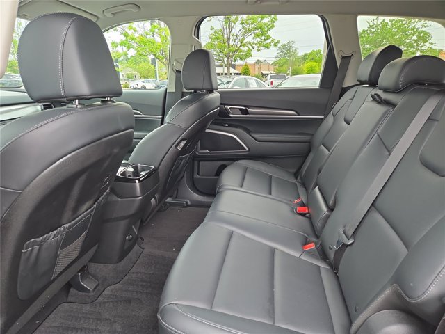 Used 2025 Kia Telluride LX FWD image 29