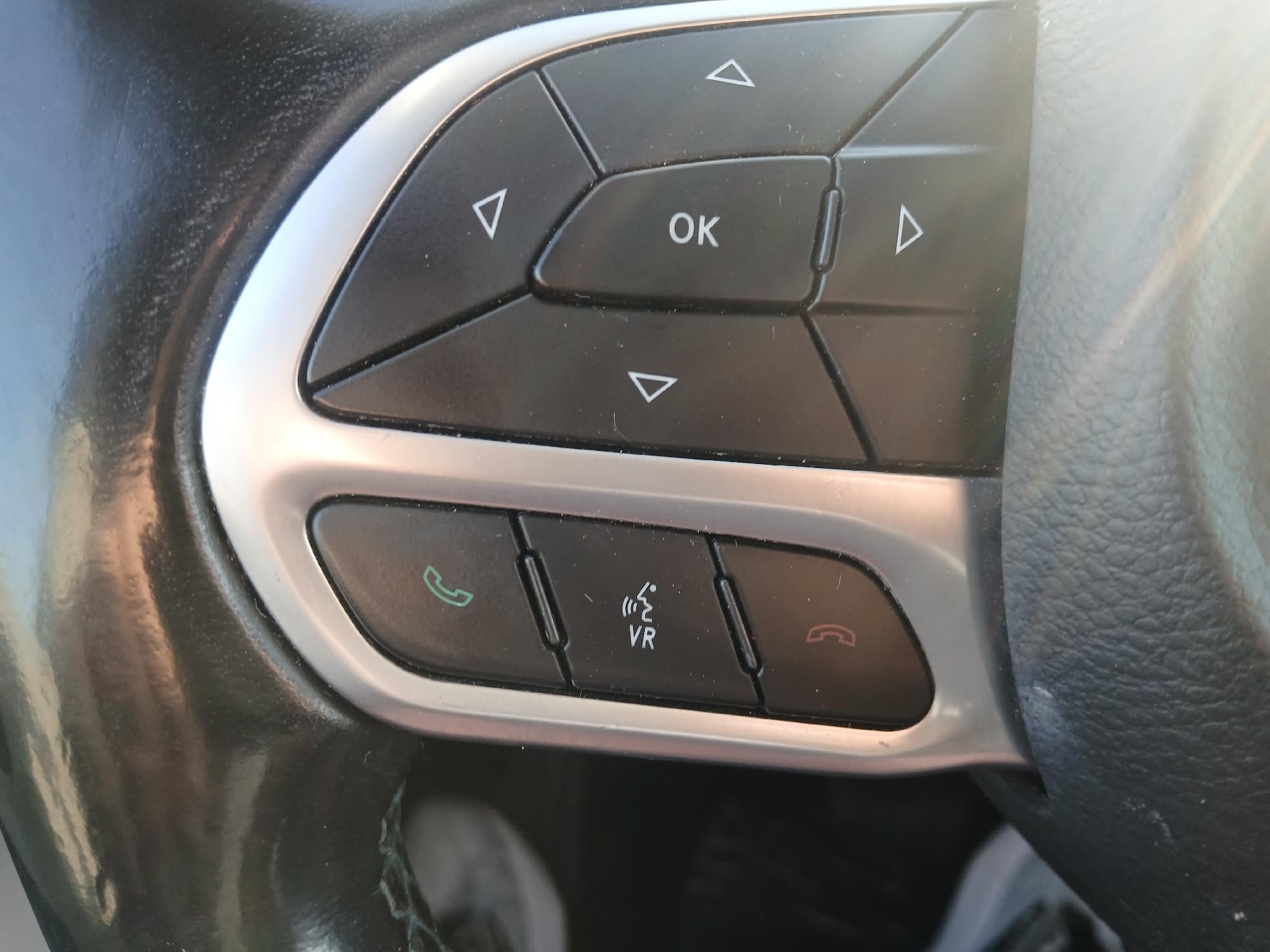 Used 2021 Chrysler Pacifica Touring-L w/ Premium & Safety Sphere Group FWD image 28