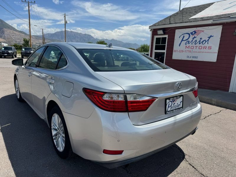 Used 2014 Lexus ES 350 w/ Premium Package FWD image 3
