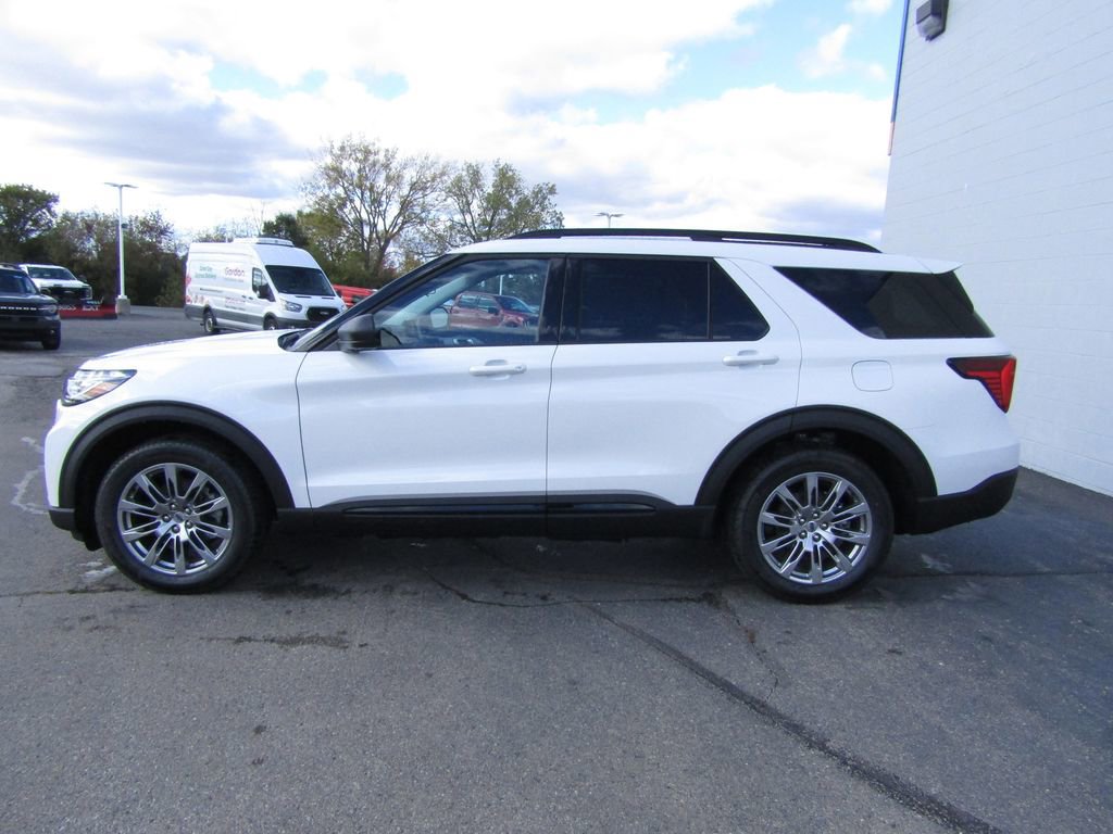 New 2026 Ford Explorer Active image 2