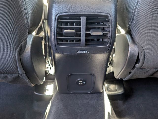 Used 2022 Ford Escape SE w/ SE Sport Appearance Package image 12