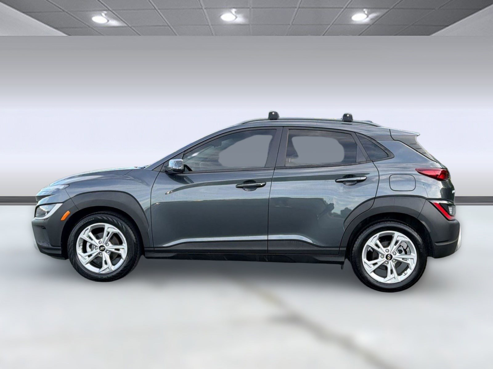Used 2022 Hyundai Kona SEL FWD image 2