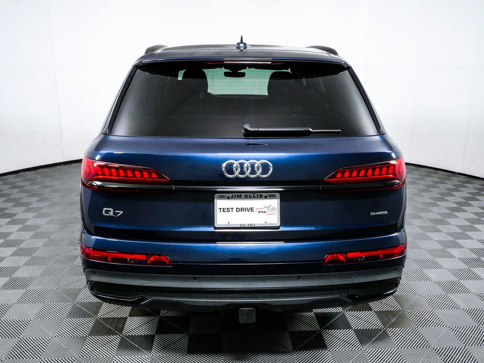 Used 2023 Audi Q7 2.0T Premium Plus w/ Premium Plus Package AWD/4WD image 31