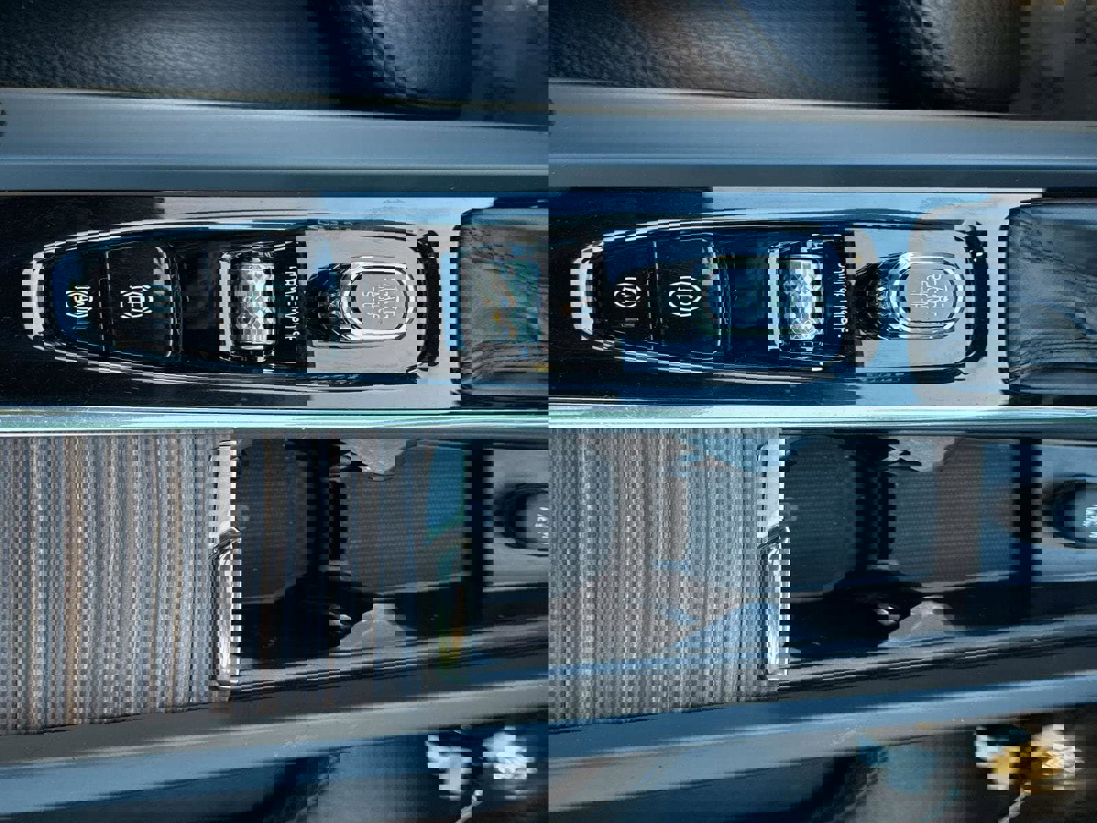 Used 2019 Volvo XC60 T6 Inscription image 26