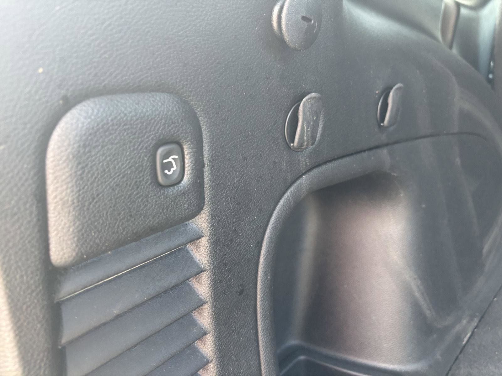 Used 2022 Jeep Grand Cherokee Laredo X image 21