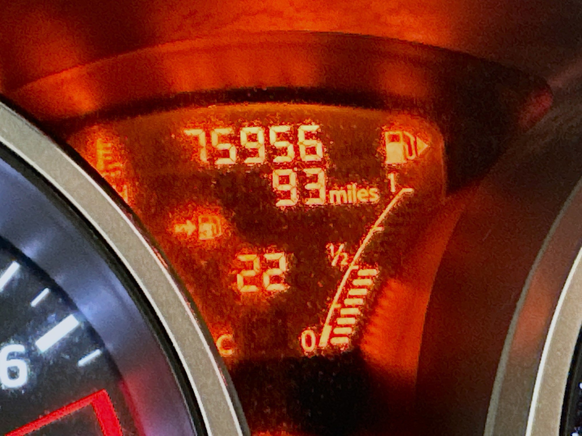 Used 2015 Nissan Juke S image 19