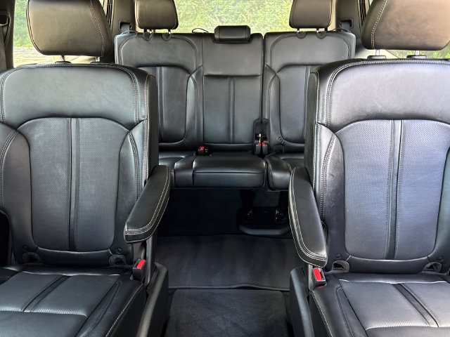 Used 2025 Jeep Wagoneer Series II AWD/4WD image 36
