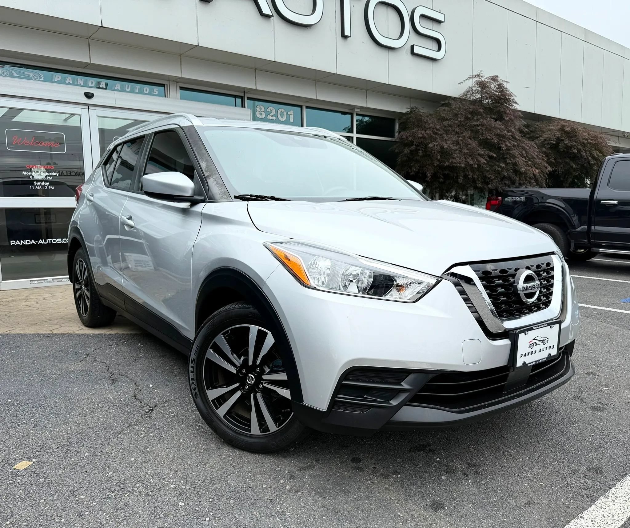 Used 2020 Nissan Kicks SV FWD image 1