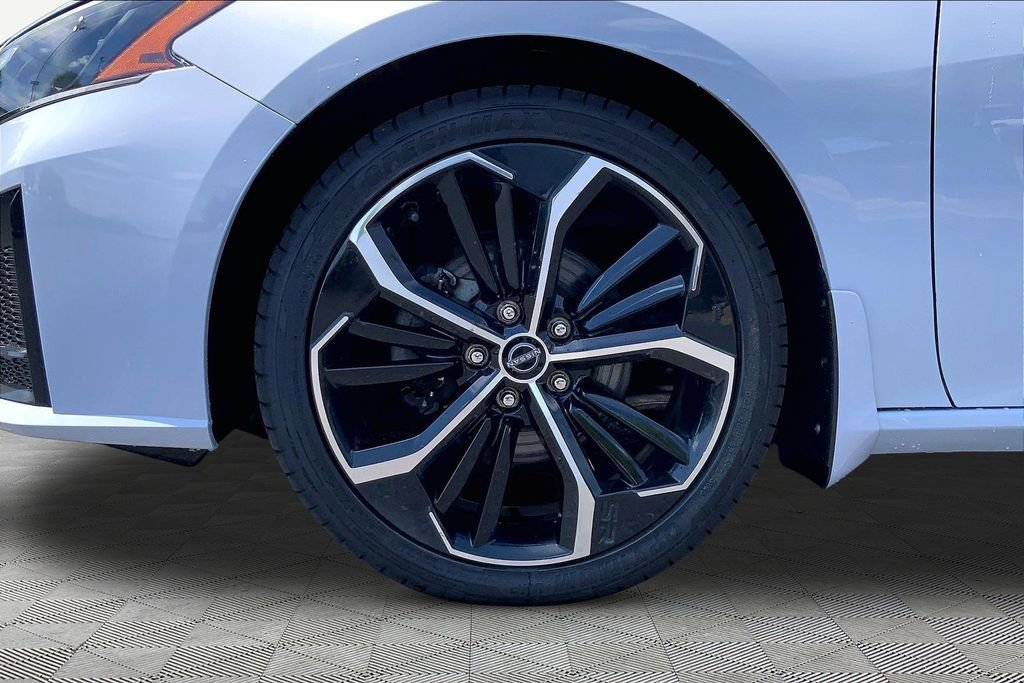 Used 2023 Nissan Altima 2.5 SR w/ SR Premium Package FWD image 21