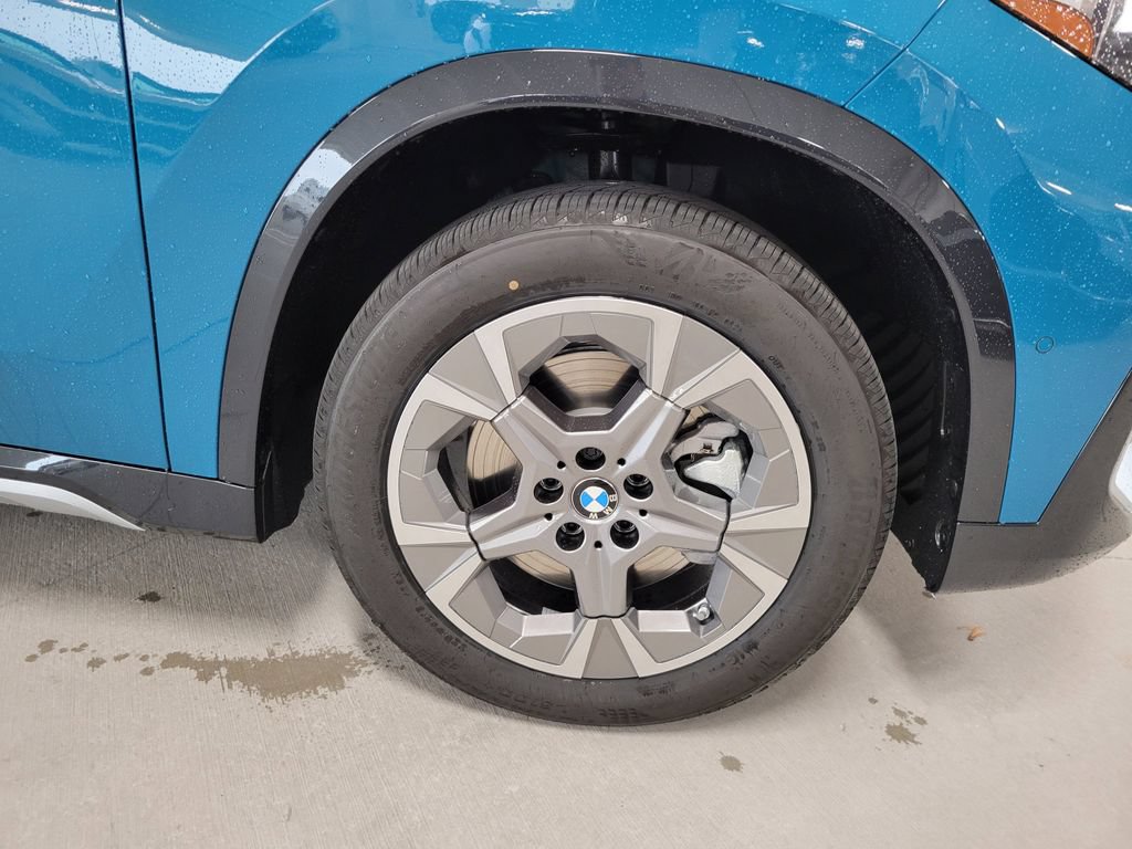 New 2025 BMW X1 xDrive28i w/ Convenience Package AWD/4WD image 4
