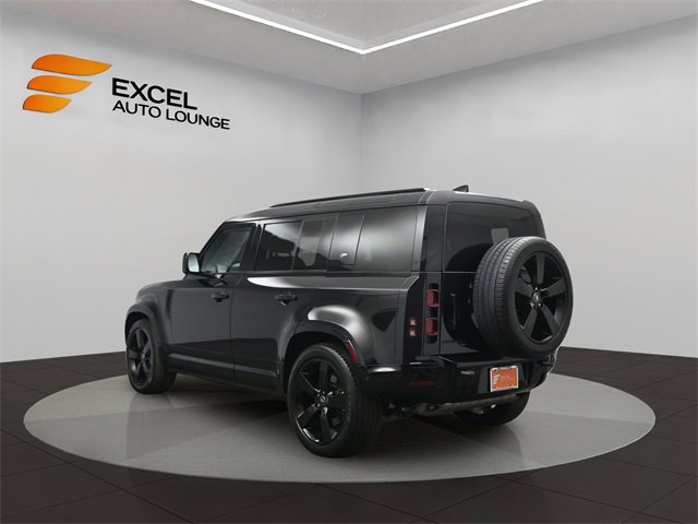 Used 2023 Land Rover Defender 110 X-Dynamic SE image 3