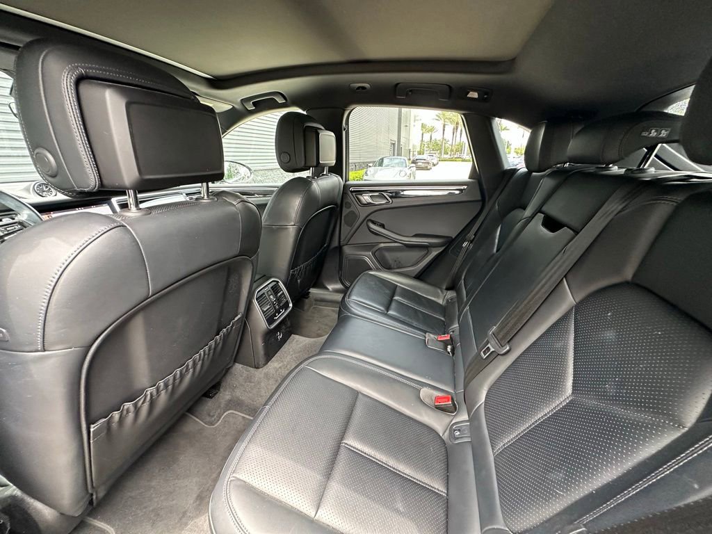 Certified 2023 Porsche Macan S AWD/4WD image 35
