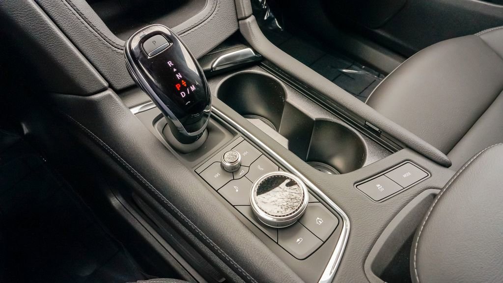 Certified 2025 Cadillac XT6 Luxury image 31