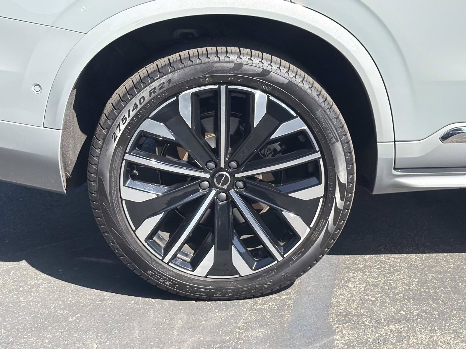 Certified 2026 Volvo XC90 B6 Plus AWD/4WD image 28