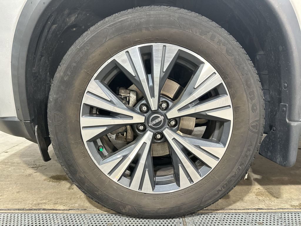 Used 2022 Nissan Rogue SV image 28