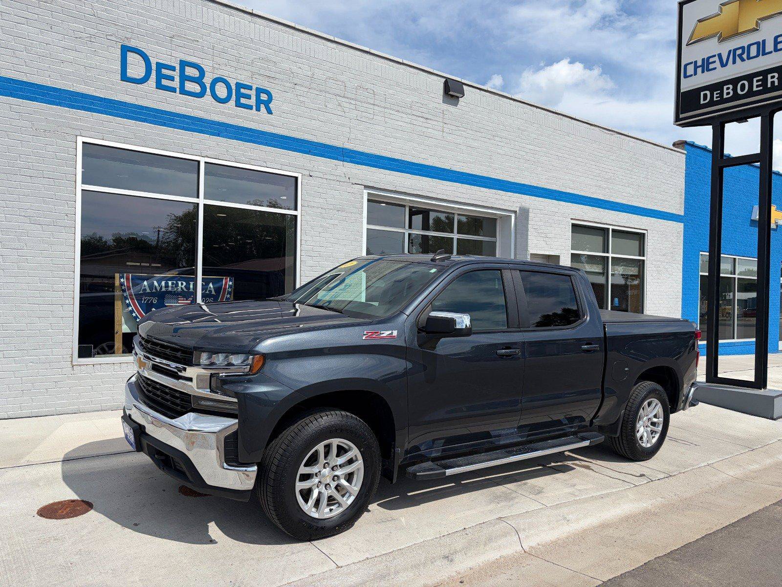 Used 2021 Chevrolet Silverado 1500 LT w/ Z71 Off-Road Package AWD/4WD image 1