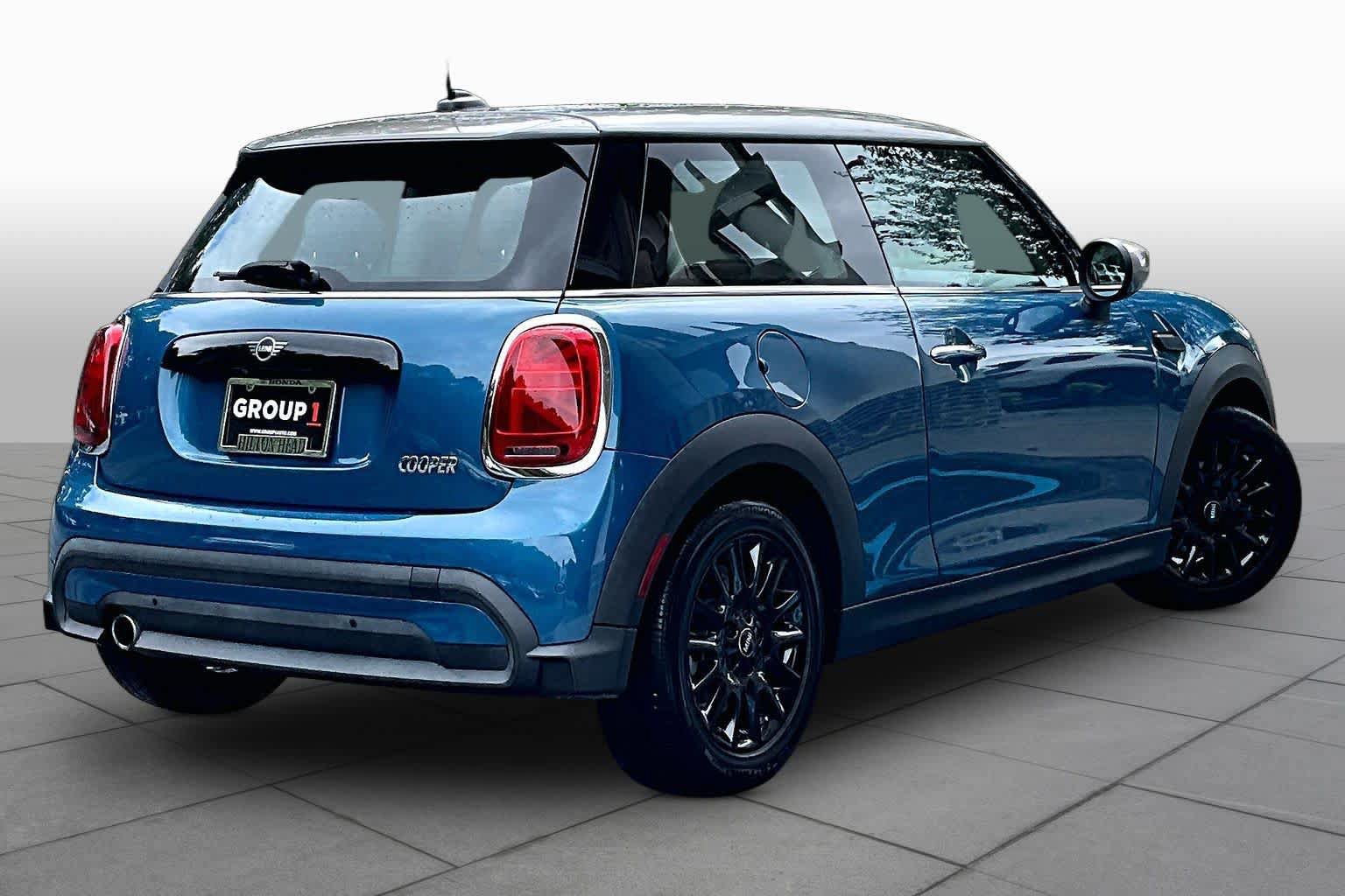 Used 2022 MINI Cooper 2-Door Hardtop FWD image 12