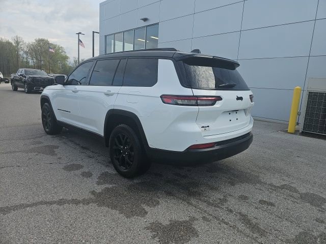 Used 2024 Jeep Grand Cherokee L Laredo image 3