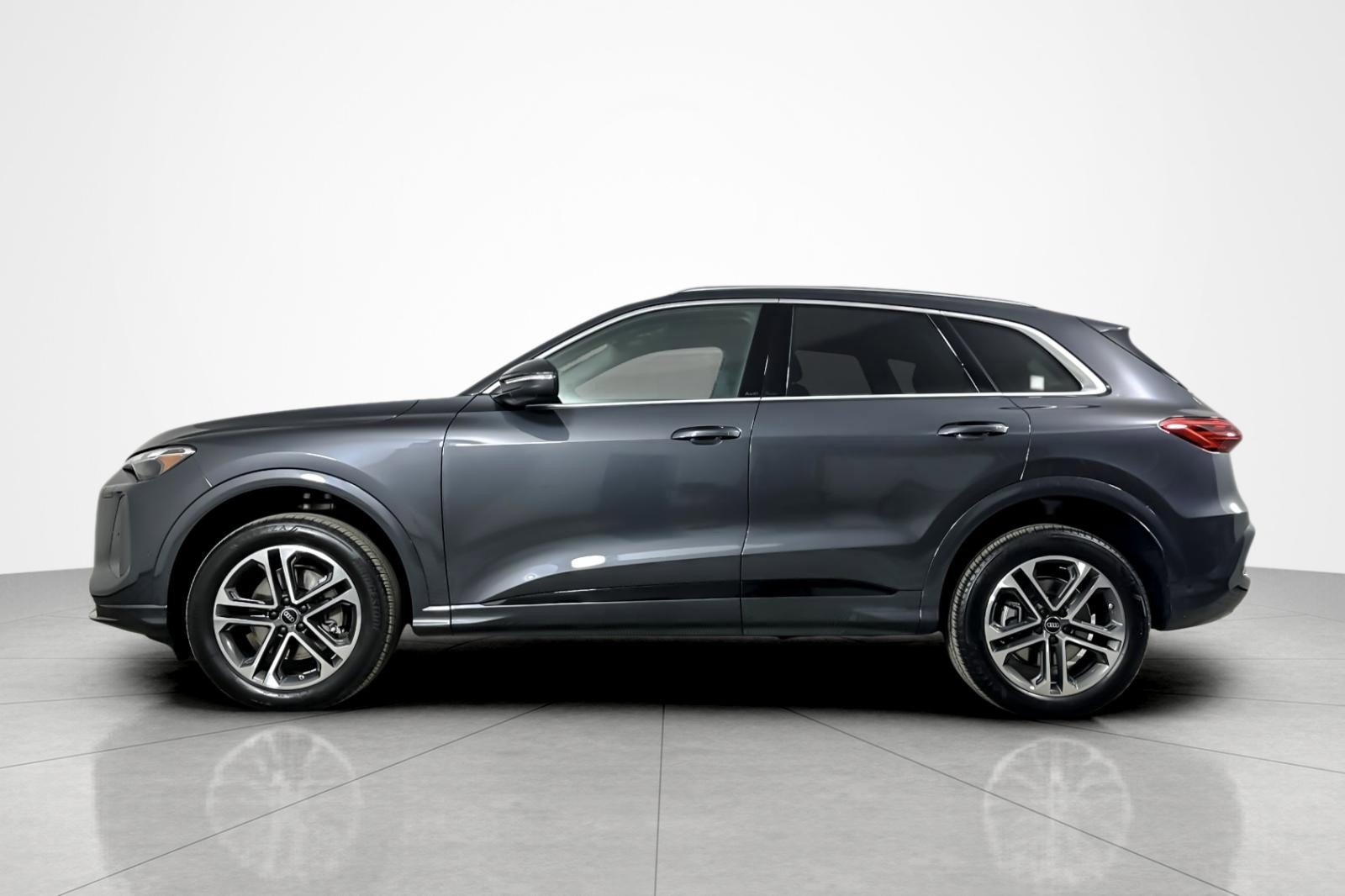 Used 2025 Audi Q5 Premium w/ Convenience Package video 2