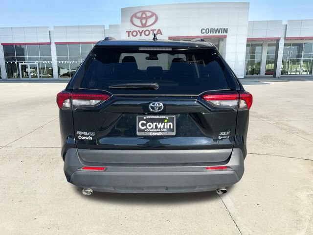 Used 2025 Toyota RAV4 XLE AWD/4WD image 4